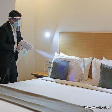 Hotel Vaccinated Staff- Oyo Townhouse 105 Khar West Station Bombay Exterior foto