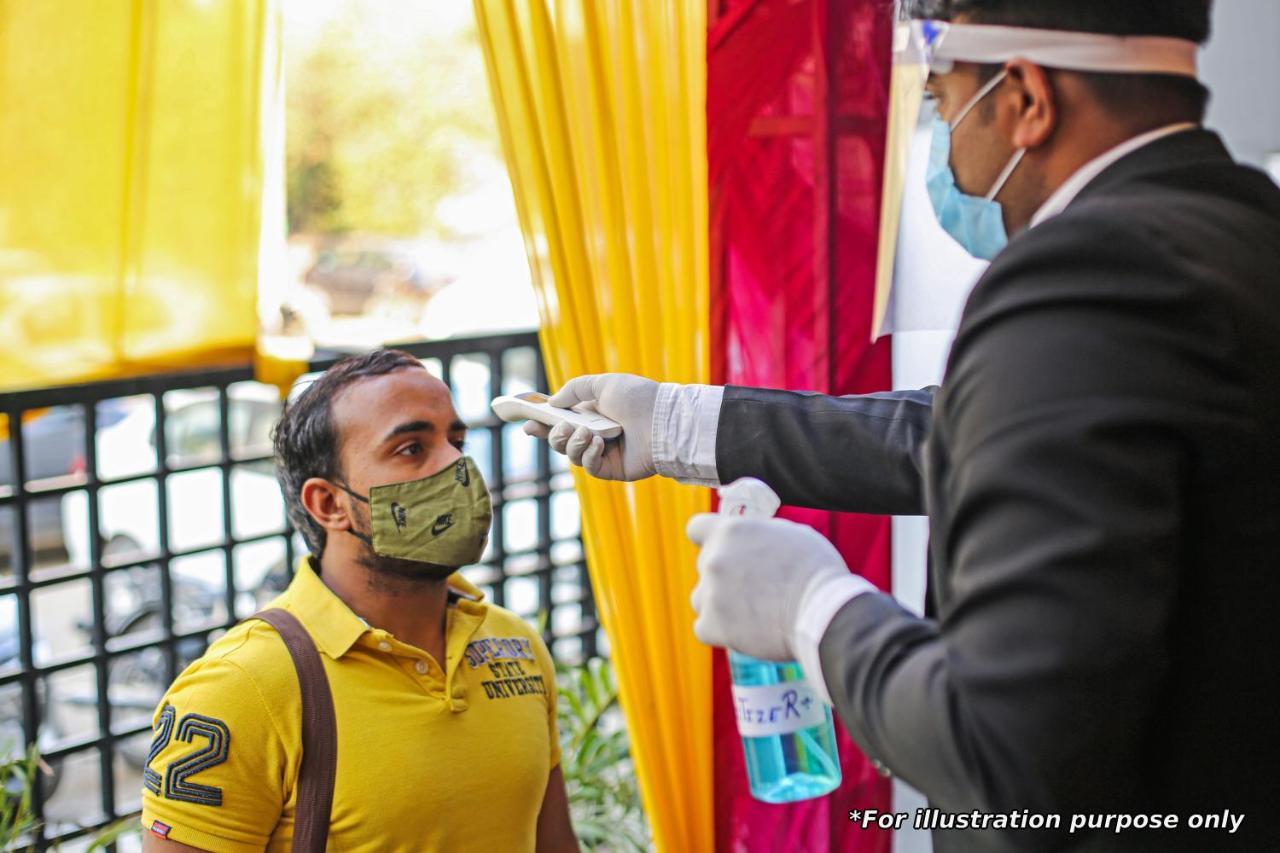 Hotel Vaccinated Staff- Oyo Townhouse 105 Khar West Station Bombay Exterior foto