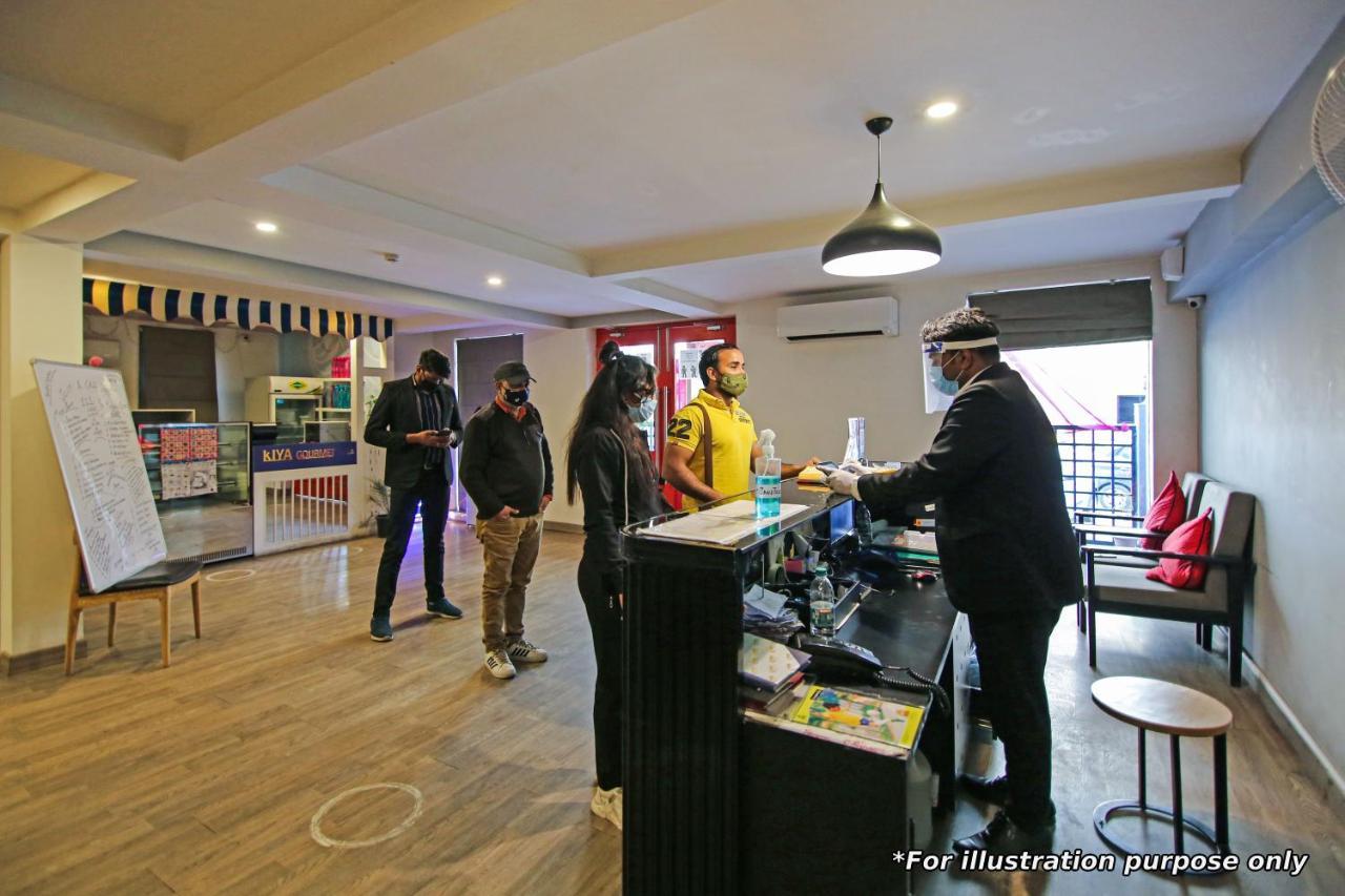 Hotel Vaccinated Staff- Oyo Townhouse 105 Khar West Station Bombay Exterior foto