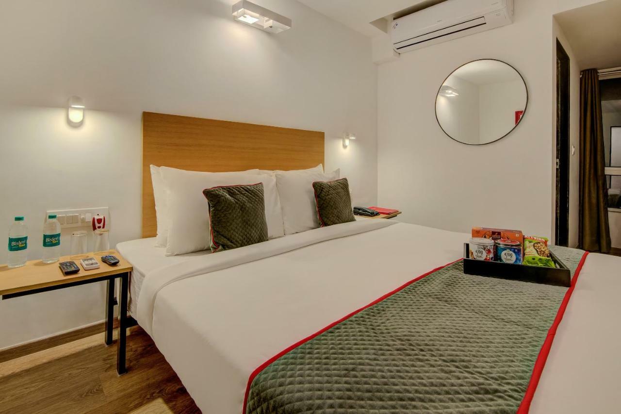 Hotel Vaccinated Staff- Oyo Townhouse 105 Khar West Station Bombay Exterior foto