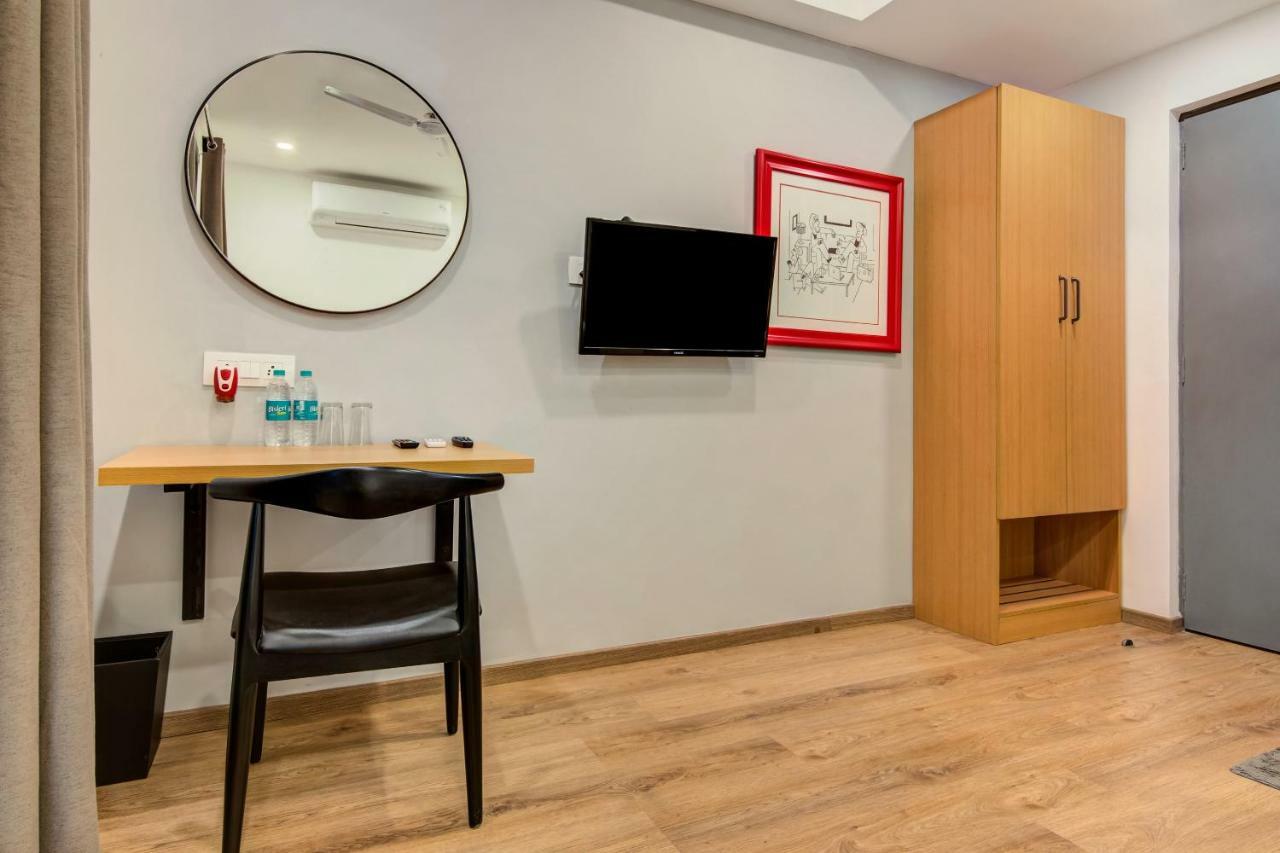 Hotel Vaccinated Staff- Oyo Townhouse 105 Khar West Station Bombay Exterior foto