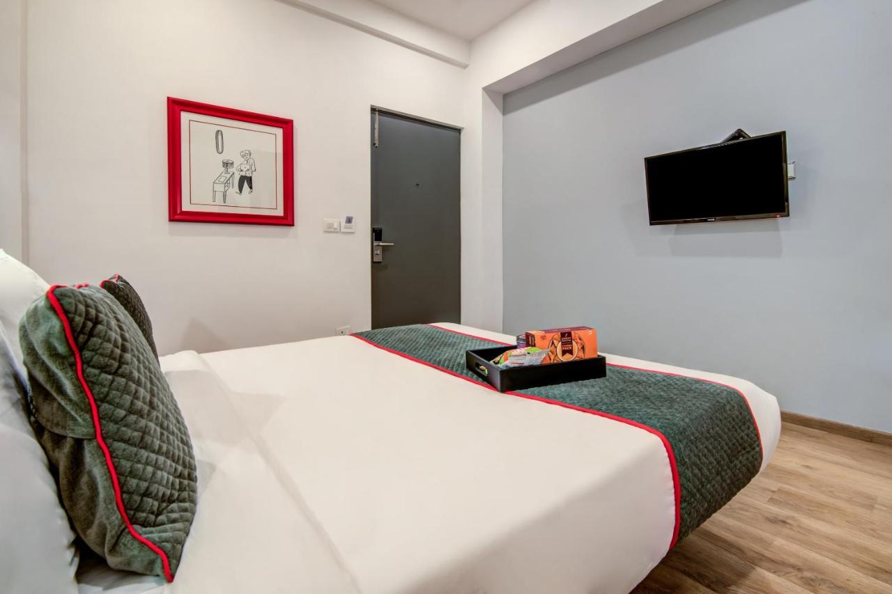 Hotel Vaccinated Staff- Oyo Townhouse 105 Khar West Station Bombay Exterior foto